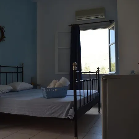 Economy hotel Alisahni Vari (Syros)